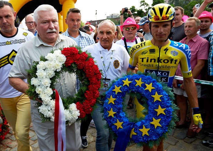 Lech Wałęsa strzałem z pistoletu rozpoczął Tour de Pologne