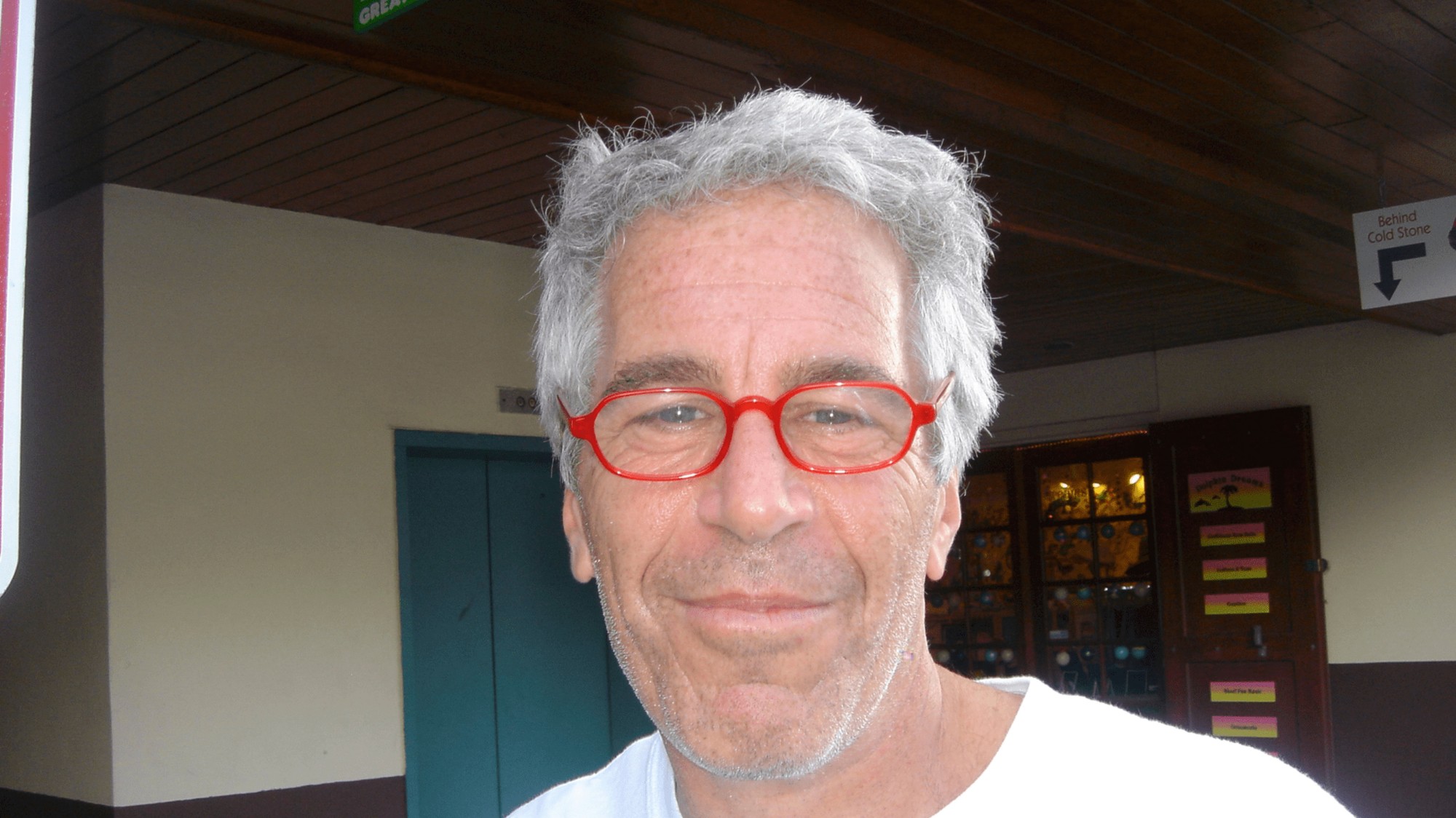 Jeffrey Epstein na fotografii zverejnenej americkým ministerstvom spravodlivosti.