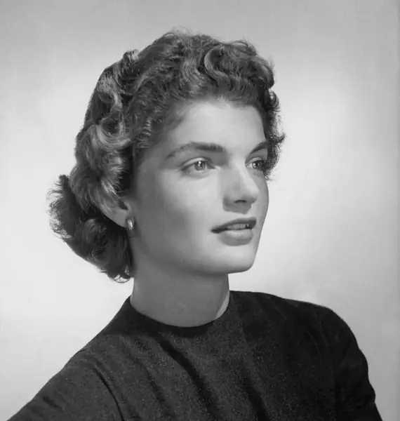 Jacqueline Lee Bouvier (aka Jacqueline Kennedy Onassis), 1953. / (Photo by Horst P. Horst/Condé Nast via Getty Images)