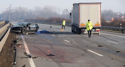 Dwóch Polaków ukrywało się w lesie. Ich wypadek wprawia śledczych w zakłopotanie