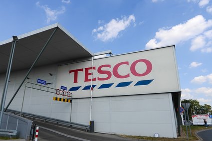 Tesco na minusie w Polsce. Zakaz handlu w niedziele obniżył sprzedaż