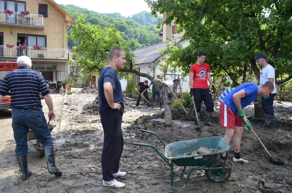 Mladi akcijaši: Čišćenje blata