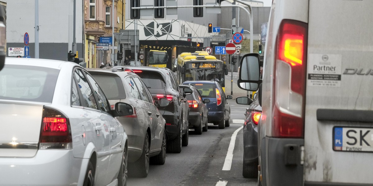 Miasto chce wozic pasazerow busikami pomiedzy Centrum Przesiadkowym a Dworcem PKP