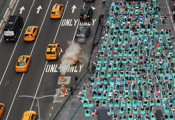 Joga pośrodku Times Square? Chcemy coś takiego w Polsce