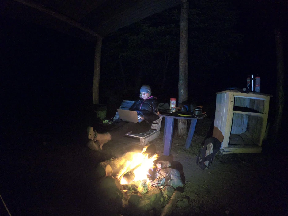Jedna od poslednjih noći u kampu pre proglašenja vanrednog stanja