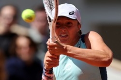 Świątek zarobiła na korcie ponad 5 mln dolarów więcej niż Gauff