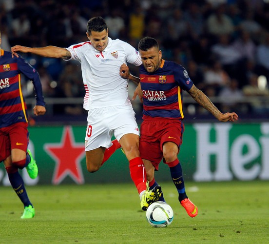 Dziewięć goli w meczu o Superpuchar Europy. Trofeum dla Barcelony