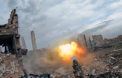 Brytyjski wywiad: Rosjanie zaczęli stosować taktykę Czeczenów z lat 90.