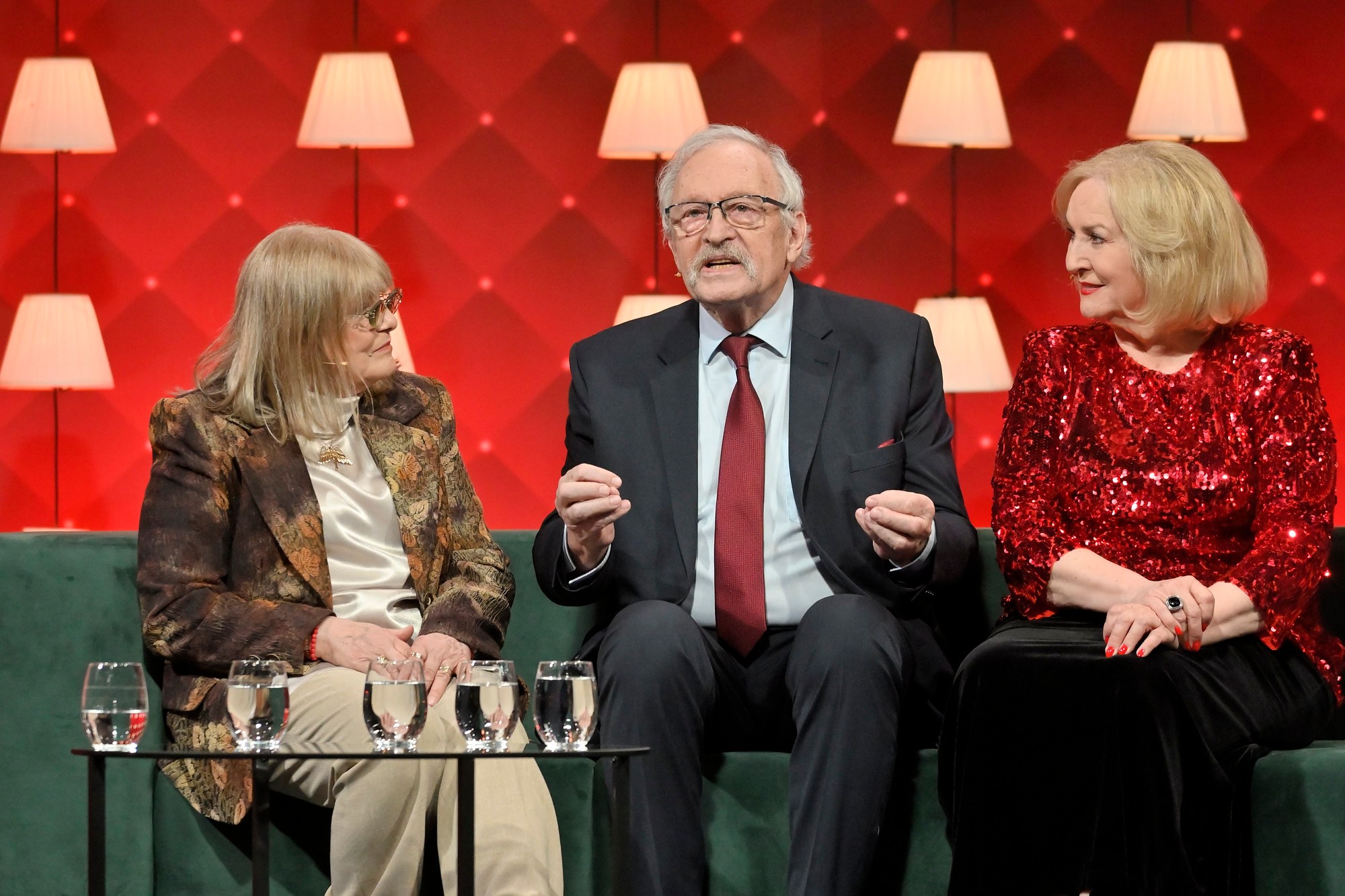 Slávnostná televízna relácia Sieň slávy - Alena Chudíková, František Kovár, Ada Straková.