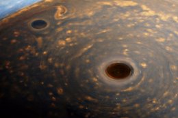 Saturn z bliska. NASA pokazała nowe nagranie zrobione przez sondę Cassini