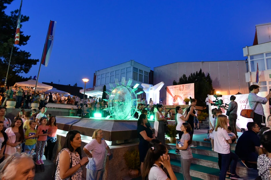 Atmosfera je pomalo karnevalska