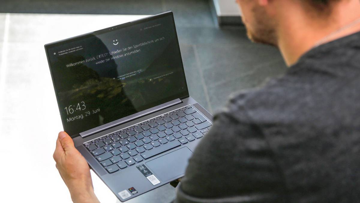 Lenovo-Yoga-Slim-7-laptop