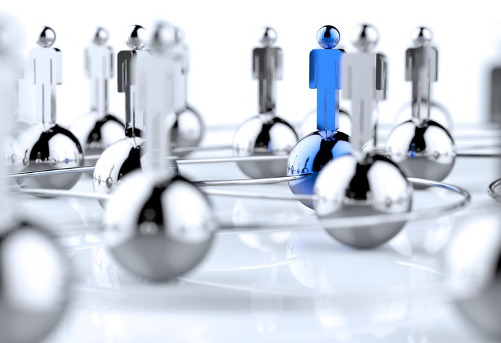 5. W firmie, do której aplikujemy, występuje duża rotacja na stanowiskach pracy lub słynie ona z toksycznej atmosfery pracy. Sprawdzenie, co o klimacie pracy u naszego potencjalnego pracodawcy mówią 'znajomi znajomych', to jeden z obowiązków przed pójściem na rozmowę o pracę. Zaniepokoić powinna nas także duża rotacja na stanowisku, na które aplikujemy.