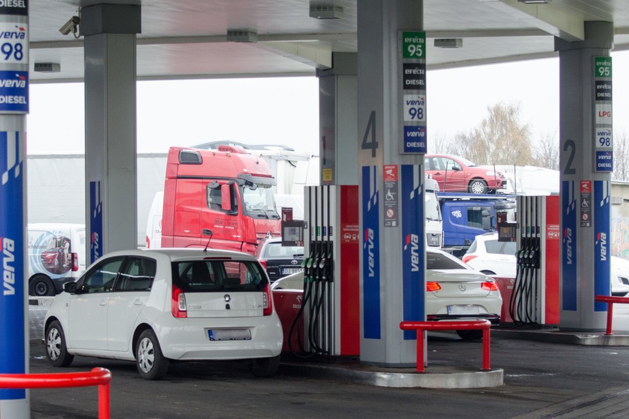 Ceny paliw na stacjach wkrótce mogą pójść w górę zgodnie z trendami na światowych rynkach surowców