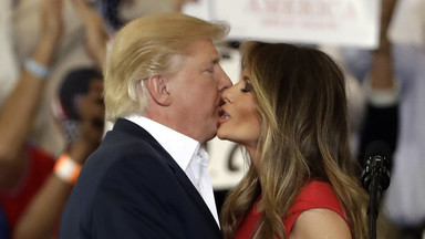 Rzadko widzimy ich w takim wydaniu. Donald Trump i Melania Trump nie szczędzą sobie czułości