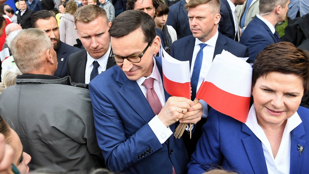 Premier Mateusz Morawiecki oraz wicepremier Beata Szydło w niedzielę po południu ruszą PiS-busami w Polskę, by prezentować program partii i przekonywać do głosowania w eurowyborach na kandydatów PiS - wynika z informacji Polskiej Agencji Prasowej uzyskanych w sztabie wyborczym Prawa i Sprawiedliwości.