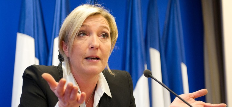 Marine Le Pen zamiast Hollande'a? Czyli jak się robi karierę na biciu w imigrantów