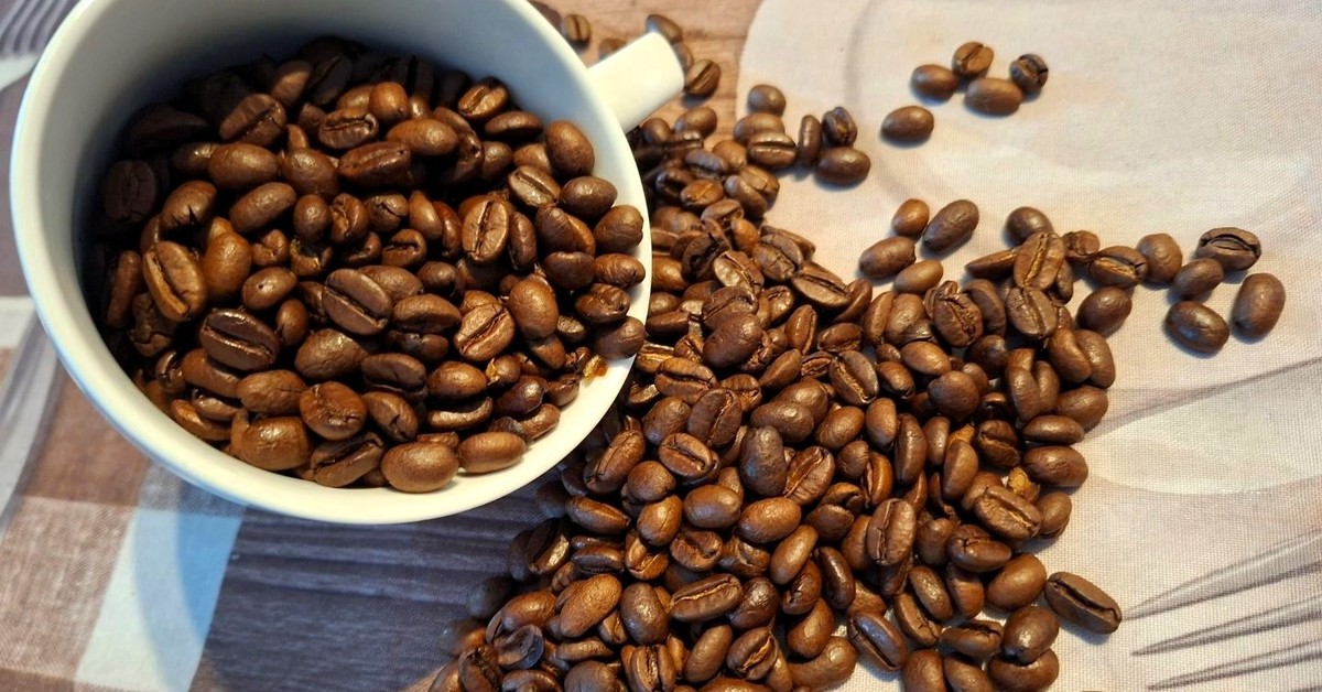 Kawa coraz droższa. Polacy zapłacą nawet 120 zł za kilogram – tańsze zakupy dopiero w 2026 roku?