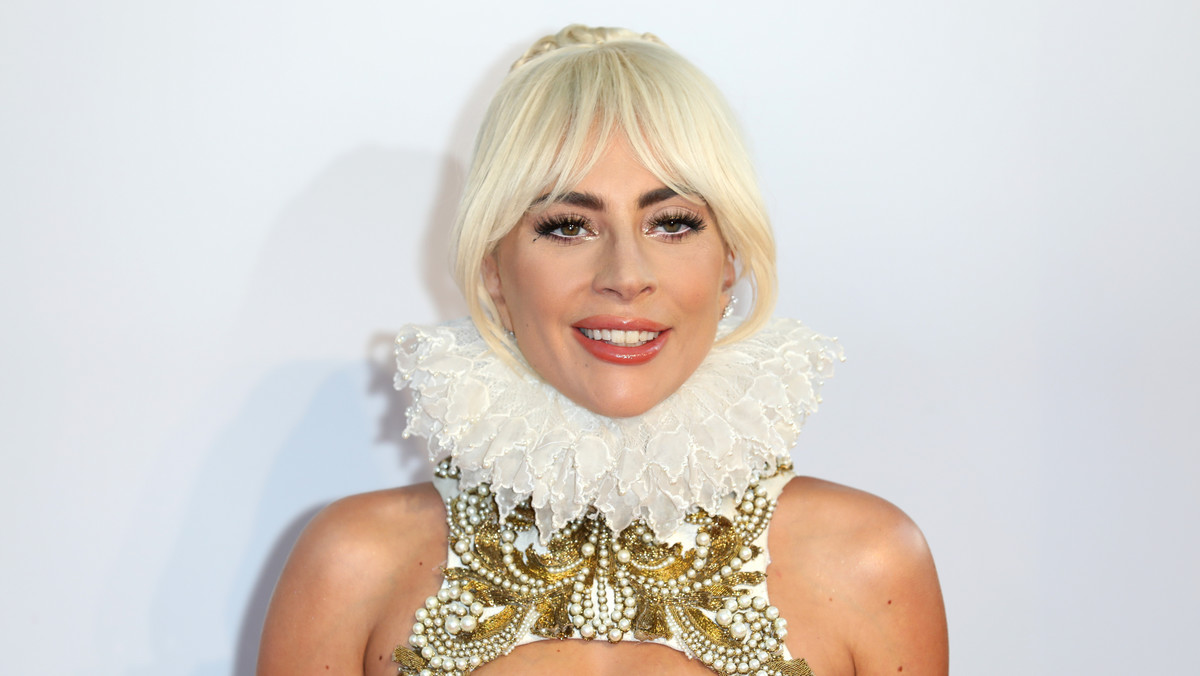 Lady Gaga z pomocą doktora Tedrosa Adhanoma napisała artykuł podejmujący delikatną kwestię zdrowia psychicznego. Piosenkarka, która otwarcie mówi o swoich problemach z przeszłości, m. in. o depresji, zwróciła uwagę na dramatycznie wzrastający wskaźnik samobójstw. 