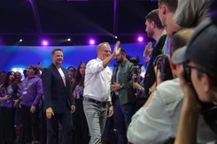 Tusk zacytował w sieci pewną piosenkę. To reakcja na 'aferkę' wokół Campus Polska?