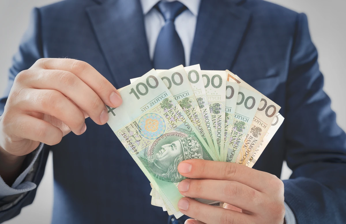 Podwyżka od 1 lipca o 1488,04 zł. W tych zawodach duży wzrost kwoty na pasku