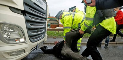 Przepychanki polskich kierowców z brytyjską policją. Gorąco na granicy