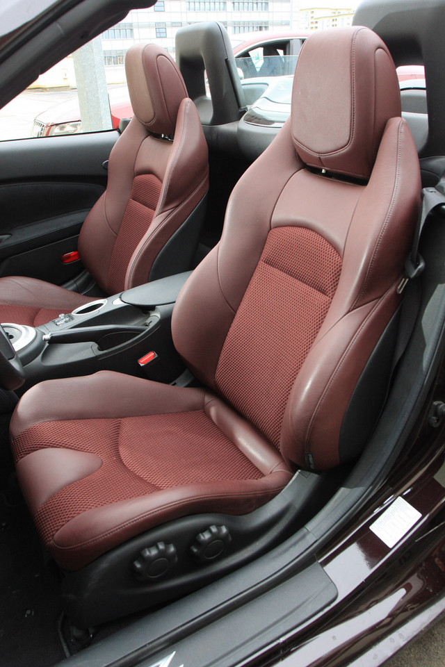 Nissan 370Z Roadster: ogniste cabrio dla prawdziwego twardziela
