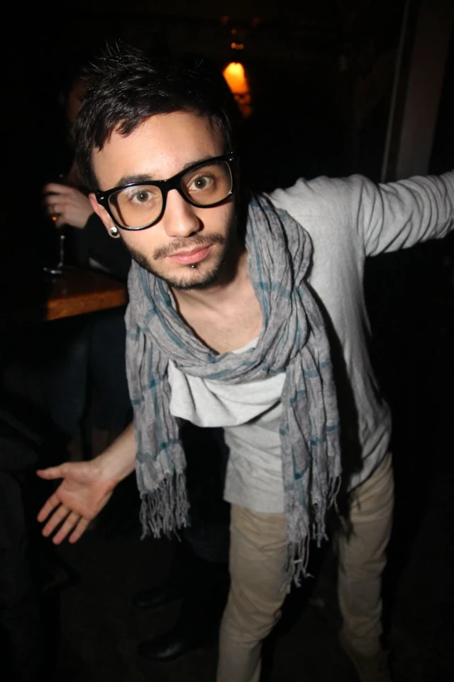 BIVŠI DEČKO Stanije Dobrojević tvrdi da ga je MUVAO OVAJ PEVAČ: "Poslao mi je poruku na Fejsbuku da sam lep!"