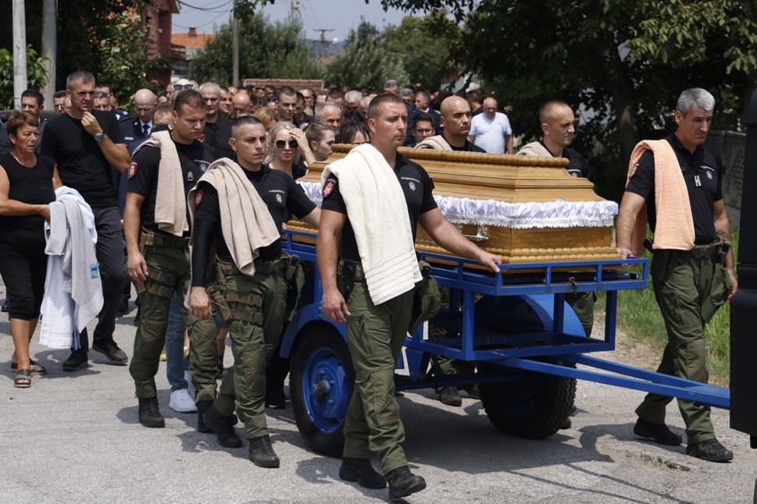 Sahrana policajca Nikole Krsmanovića Loznica