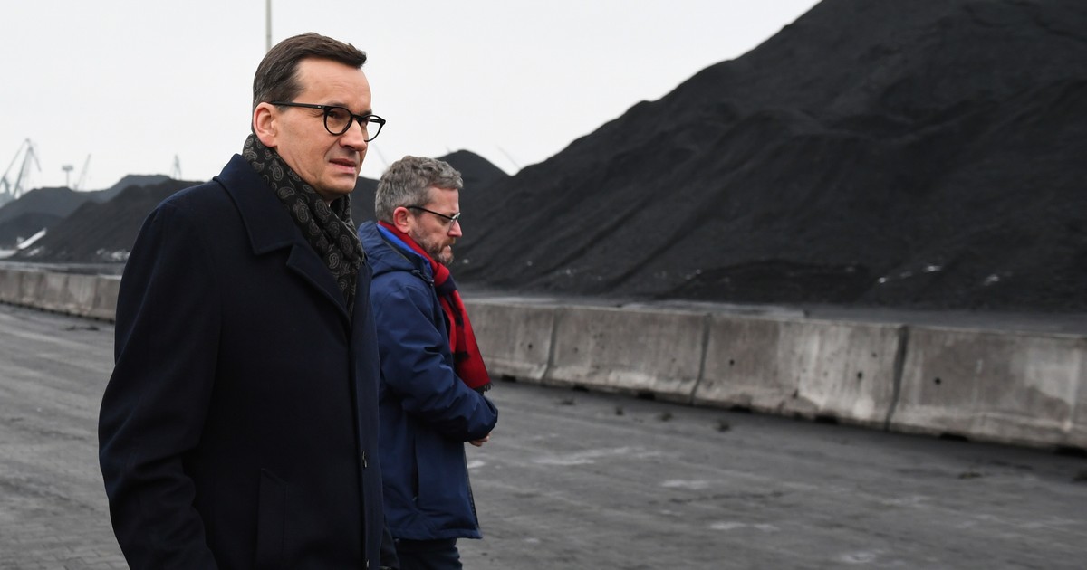 Węgiel, który miał ogrzać polskie domy, nigdy do nich nie dotarł. "Służby ostrzegały przed tymi firmami"