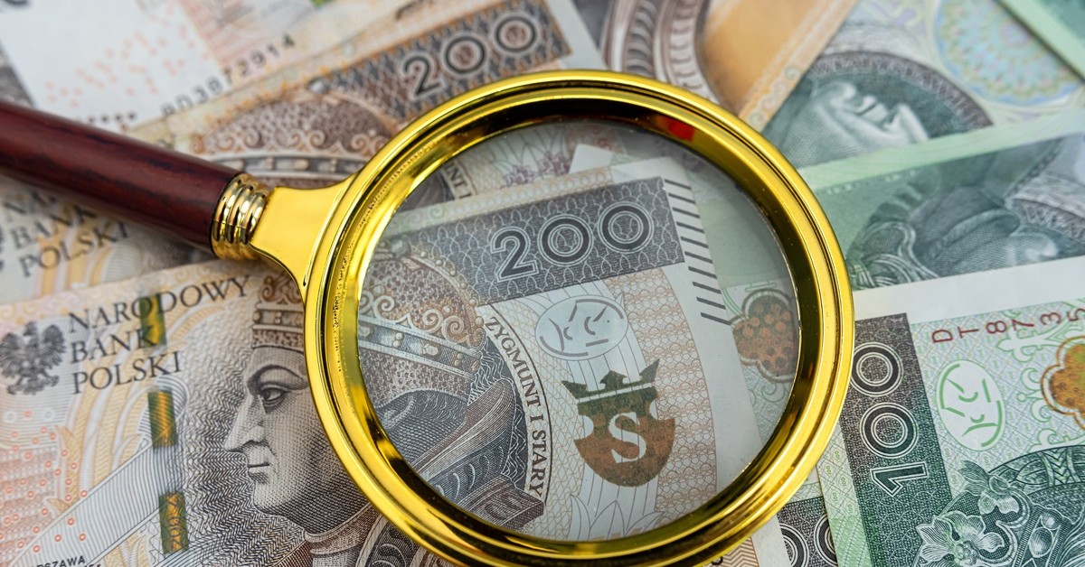 Ile można wpłacić na konto bez kontroli skarbówki? Limit 15 tysięcy euro to mit