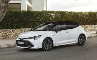 Toyota Corolla 2.0 Hybrid Dynamic Force – nareszcie z dobrą dynamiką | TEST