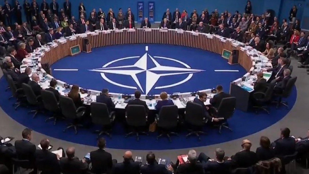 Poľsko diskutuje o možnosti aktivácie článku 4 NATO.