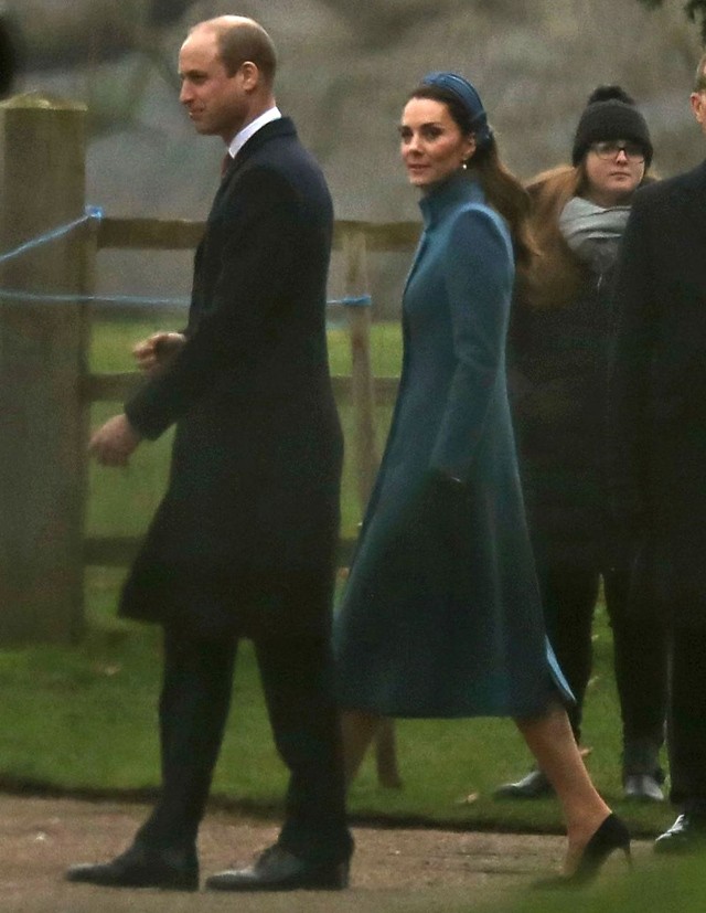 Kate Middleton egy Catherine Walker kabátruhában