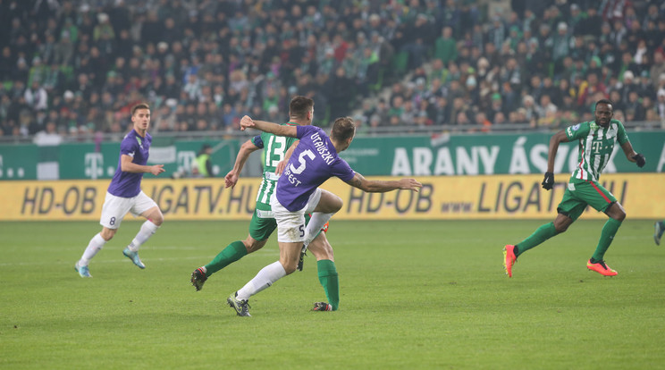 Böde Dániel az Újpest ellen sérülést meg / Fotó: Réti Zsolt