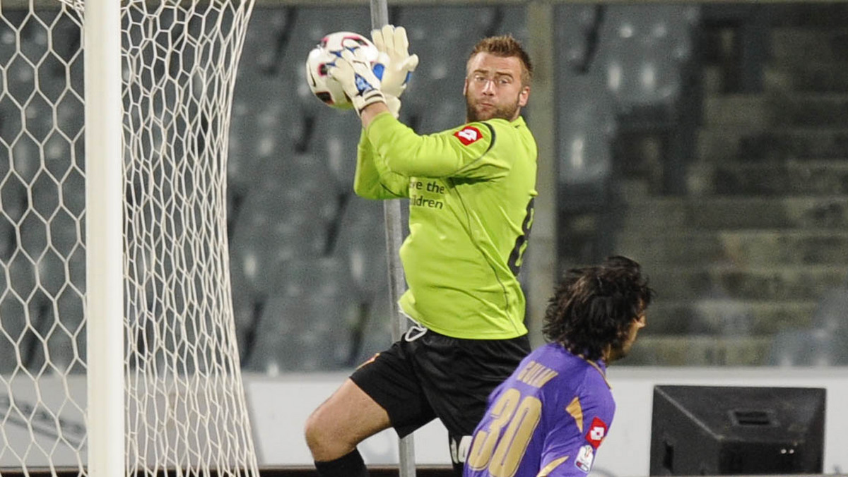 Od początku sezonu Artur Boruc nie mógł przebić się do pierwszego składu Fiorentiny. Jednak teraz polski bramkarz zacznie w końcu grać regularnie. Wszystko przez to, że kontuzji nabawił się Sebastien Frey.