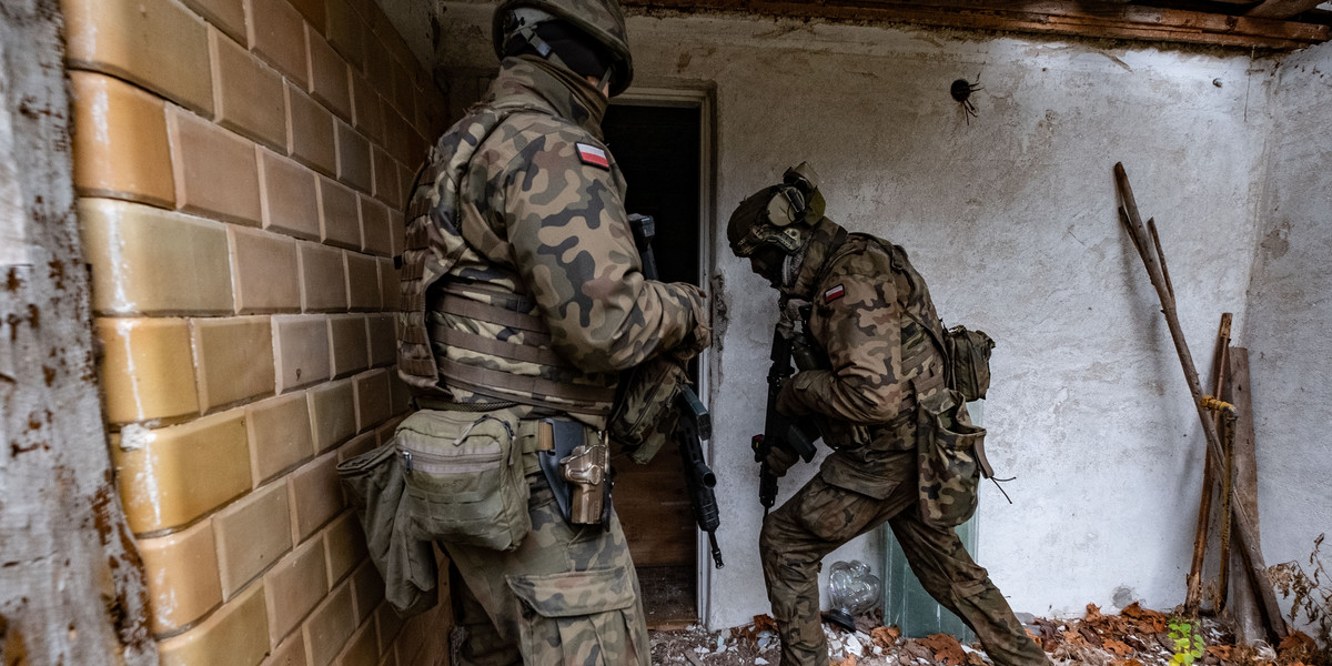 Polskie władze prewencyjnie wprowadzają na granicy z Ukrainą podwyższony stopień gotowości. Związany jest on z potencjalnym zagrożeniem terrorystycznym.