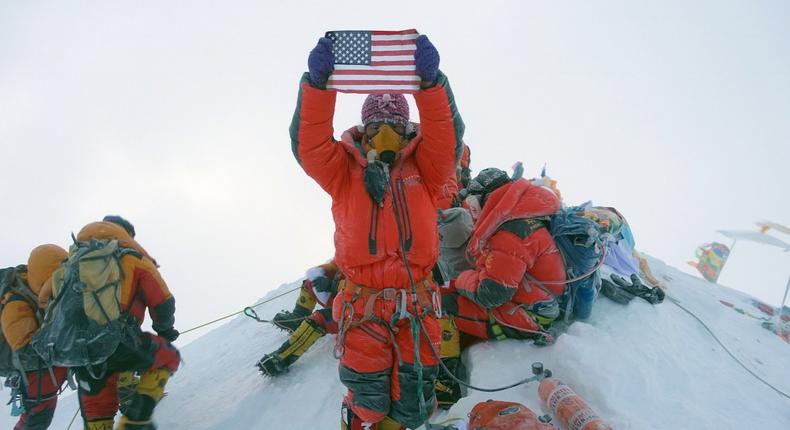 lhakpa sherpa at the top of everest