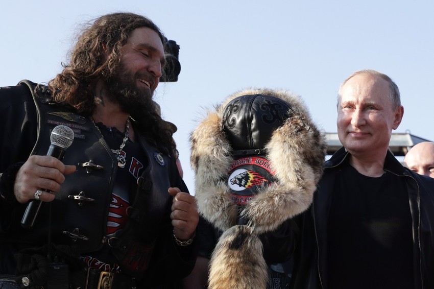 Putin i Zaldostanov na Krimu