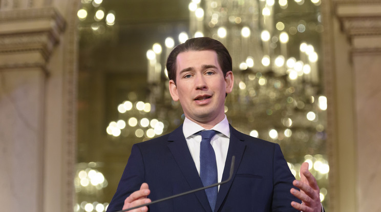 Sebastian Kurz osztrák kancellár bejelentette a júliusi nyitás részleteit. Fotó: MTI/EPA/Christian Bruna 