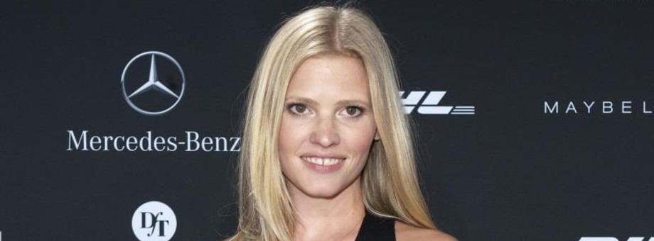 Lara Stone 2012