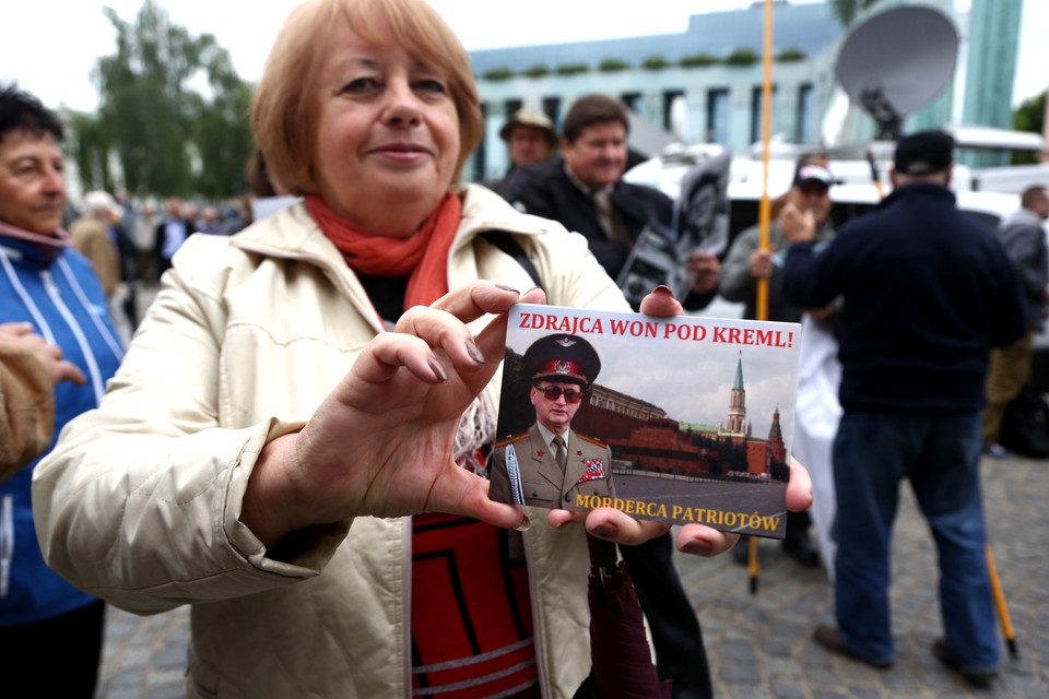 WARSZAWA POGRZEB GENERAŁA JARUZELSKIEGO PROTESTY (protesty podczas pogrzebu gen. Wojciecha Jaruzelskiego)