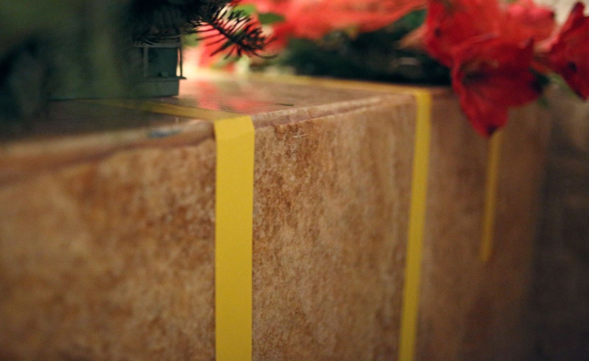 Sarkofag Lecha i Marii Kaczyńskich w krypcie pod Wieżą Srebrnych Dzwonów na Wawelu