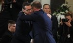 Uścisk prezydenta i premiera. Pogrzeb Kornela Morawieckiego