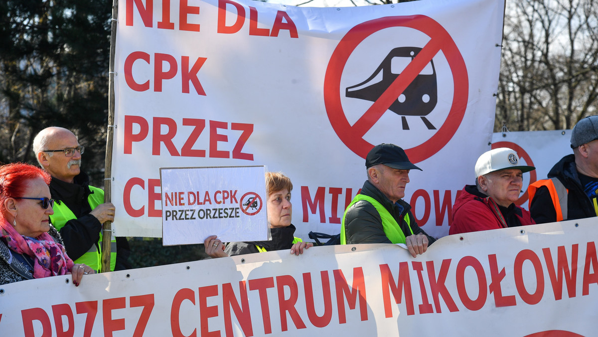 Protest przed Sejmem. Chodzi o Centralny Port Komunikacyjny