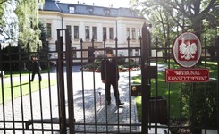 TK wydał komunikat ws. wycieku e-maili. 'TVP Info pominęła listę adresatów, był też na niej Zaradkiewicz'