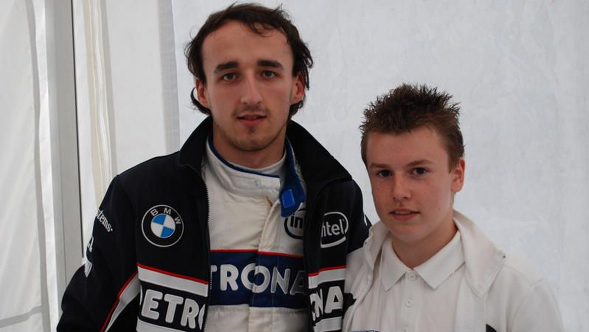 Robert Kubica ma za sobą kolejny sezon w królewskiej klasie w sportach motorowych - Formule 1. Często zastanawiamy się nad tym, czy znajdzie się jakiś polski kierowca, który mógłby zająć jego miejsce w bolidzie. W tym roku na Wyspach Brytyjskich eksplodował talent 16-letniego Patryka Szczerbińskiego. Wielu fachowców, jak również fanów sportów motorowych twierdzi, że to właśnie ten pochodzący z Koszalina zawodnik będzie kiedyś startował w Formule 1.