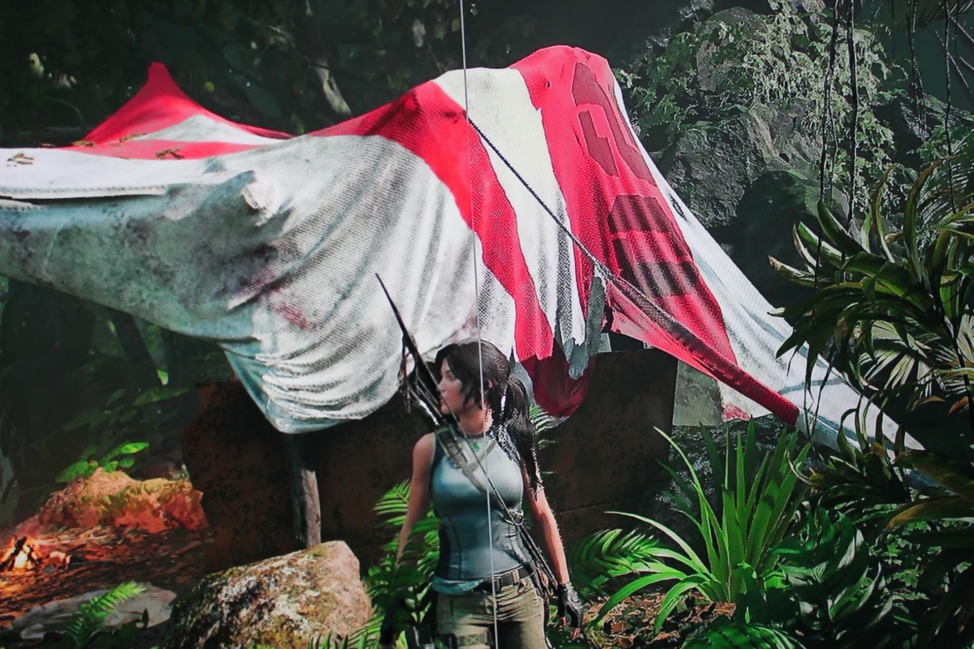 Shadow of the Tomb Raider v rozlíšení 1080p: vľavo základný upscaling, vpravo AI upscaling najvyššej úrovne.