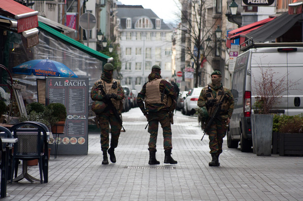W Brukseli podniesiono stopień zagrożenia terrorystycznego do 4.