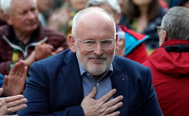 Polityczne samobójstwo Timmermansa. Świadomie zgodził się na pogwałcenie zasad [OPINIA]